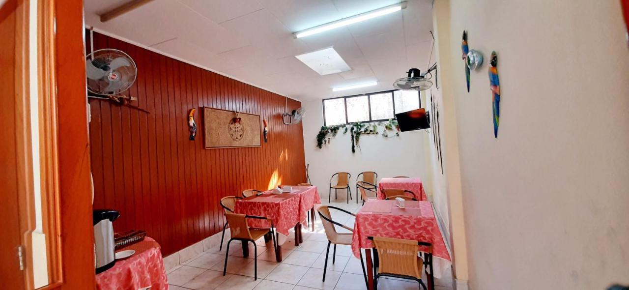 איקיטוס Hostal Huayruro מראה חיצוני תמונה