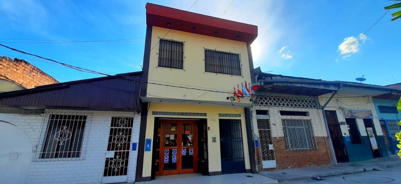 איקיטוס Hostal Huayruro מראה חיצוני תמונה