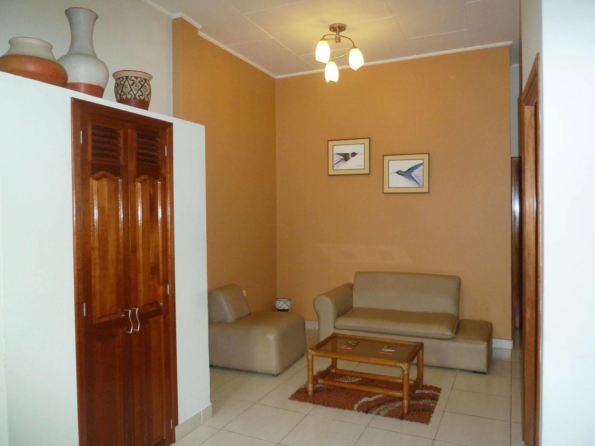 איקיטוס Hostal Huayruro מראה חיצוני תמונה