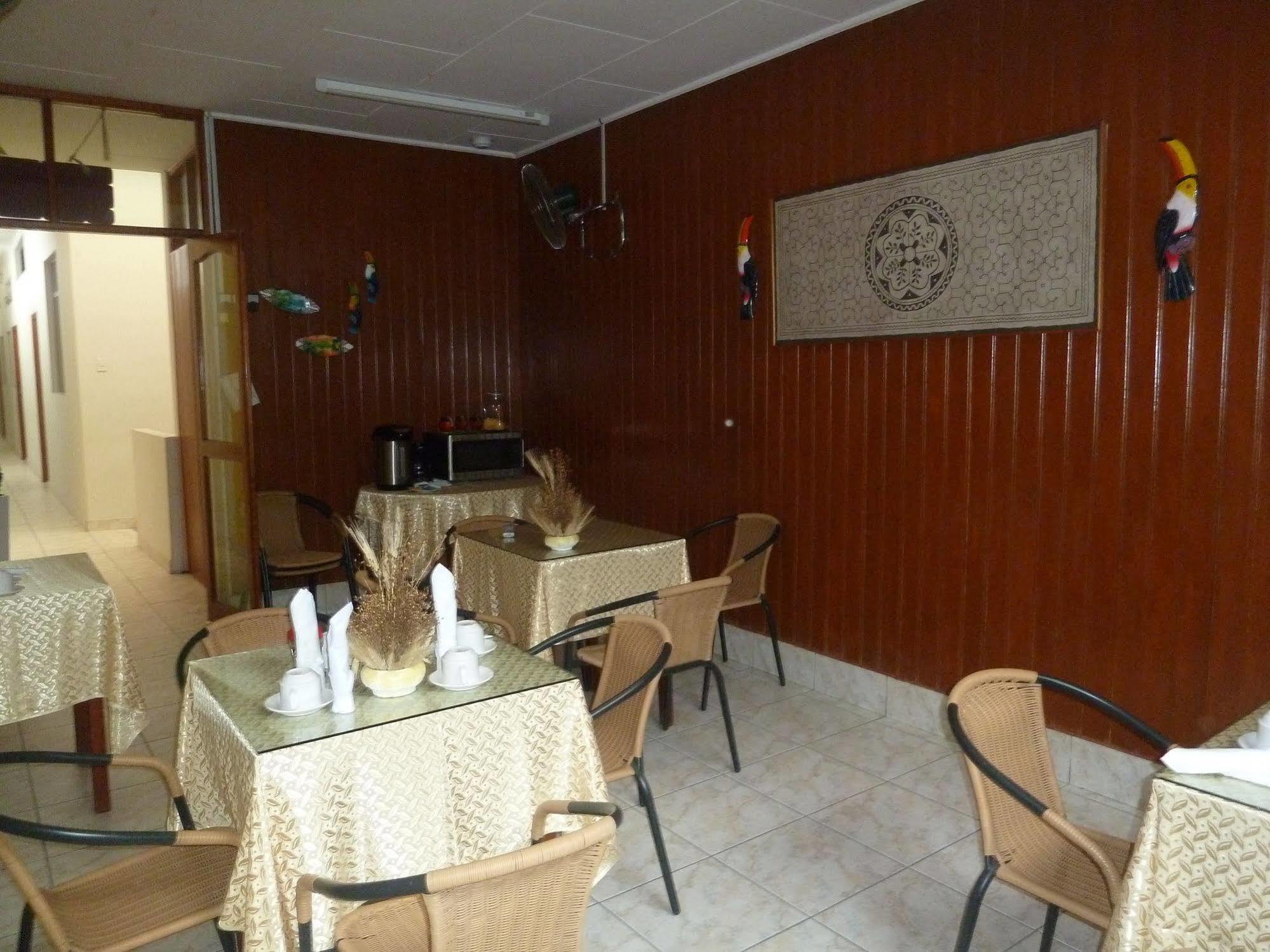 איקיטוס Hostal Huayruro מראה חיצוני תמונה