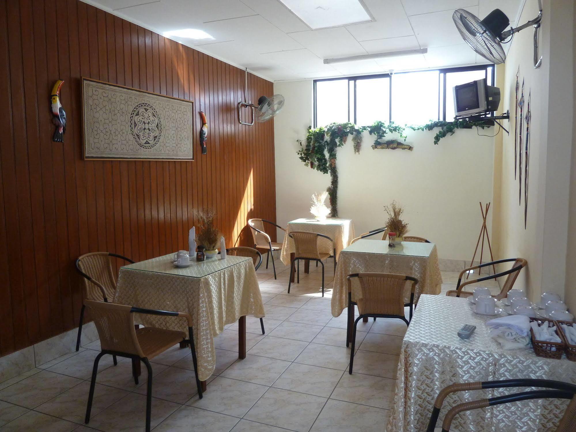 איקיטוס Hostal Huayruro מראה חיצוני תמונה